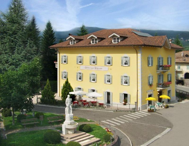 Locanda Alpina Brez Exteriör bild